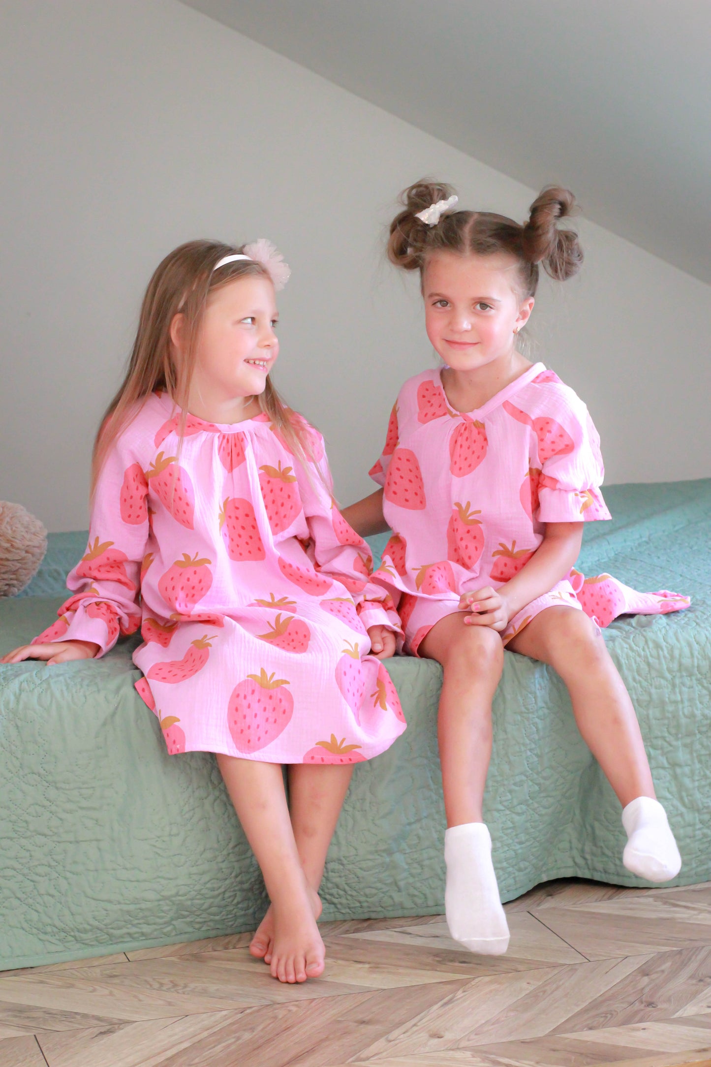 Muslino naktinukai "Braškė"